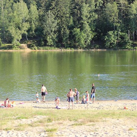 Domki Nad Jeziorem W Karlowicach Karlowice Kültér fotó