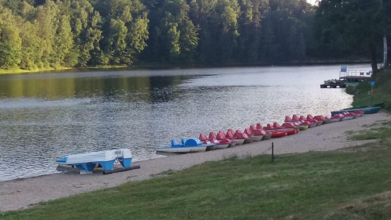 Domki Nad Jeziorem W Karlowicach Karlowice Kültér fotó