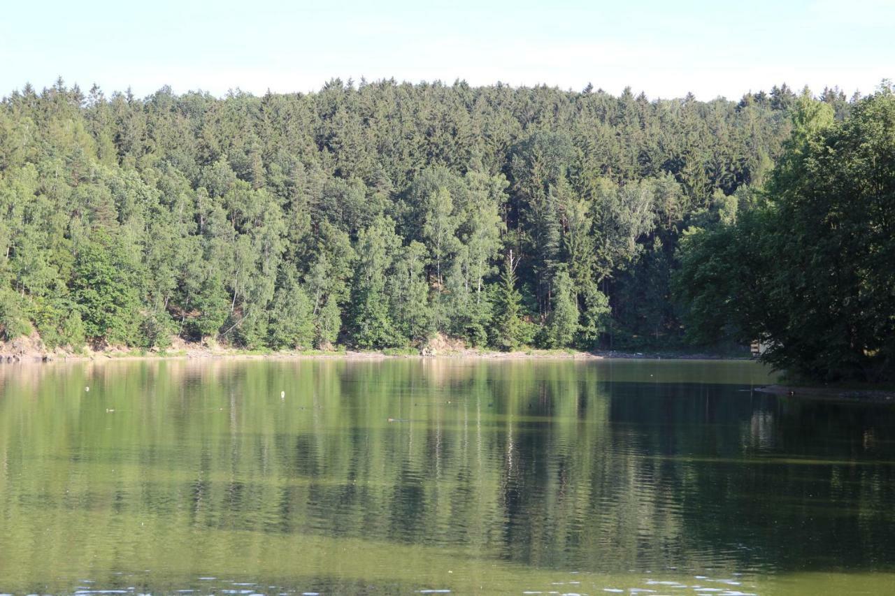Domki Nad Jeziorem W Karlowicach Karlowice Kültér fotó