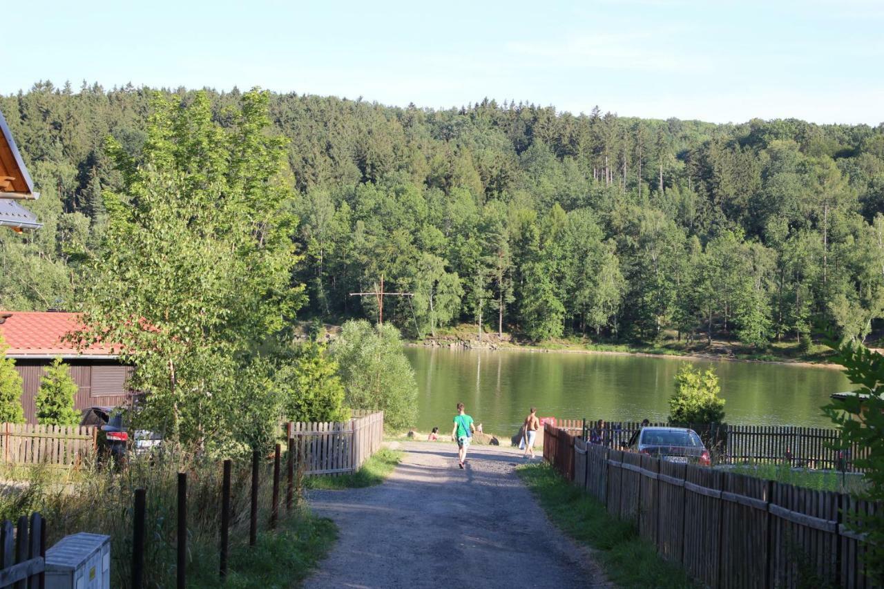 Domki Nad Jeziorem W Karlowicach Karlowice Kültér fotó