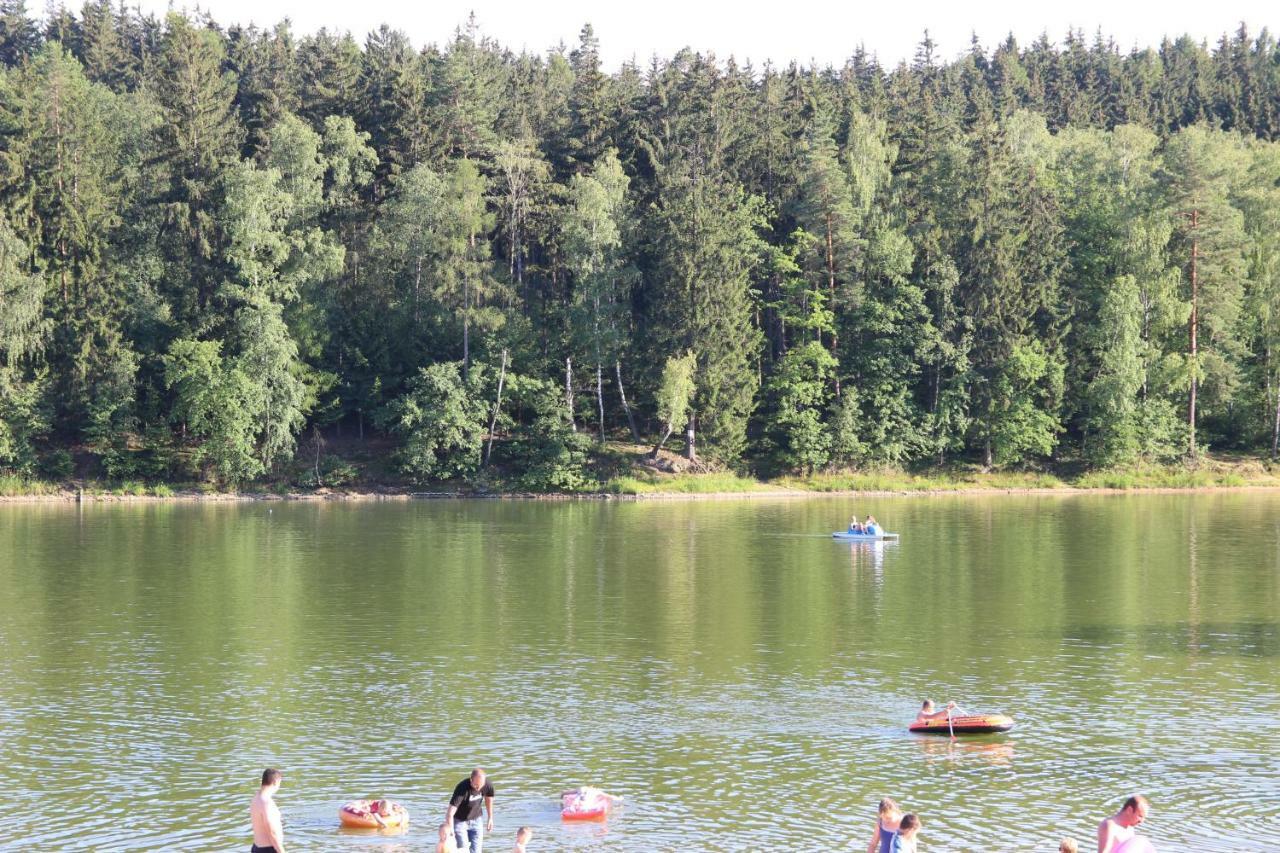 Domki Nad Jeziorem W Karlowicach Karlowice Kültér fotó