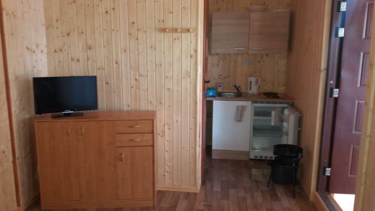 Domki Nad Jeziorem W Karlowicach Karlowice Kültér fotó