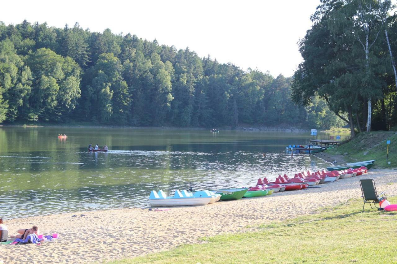 Domki Nad Jeziorem W Karlowicach Karlowice Kültér fotó