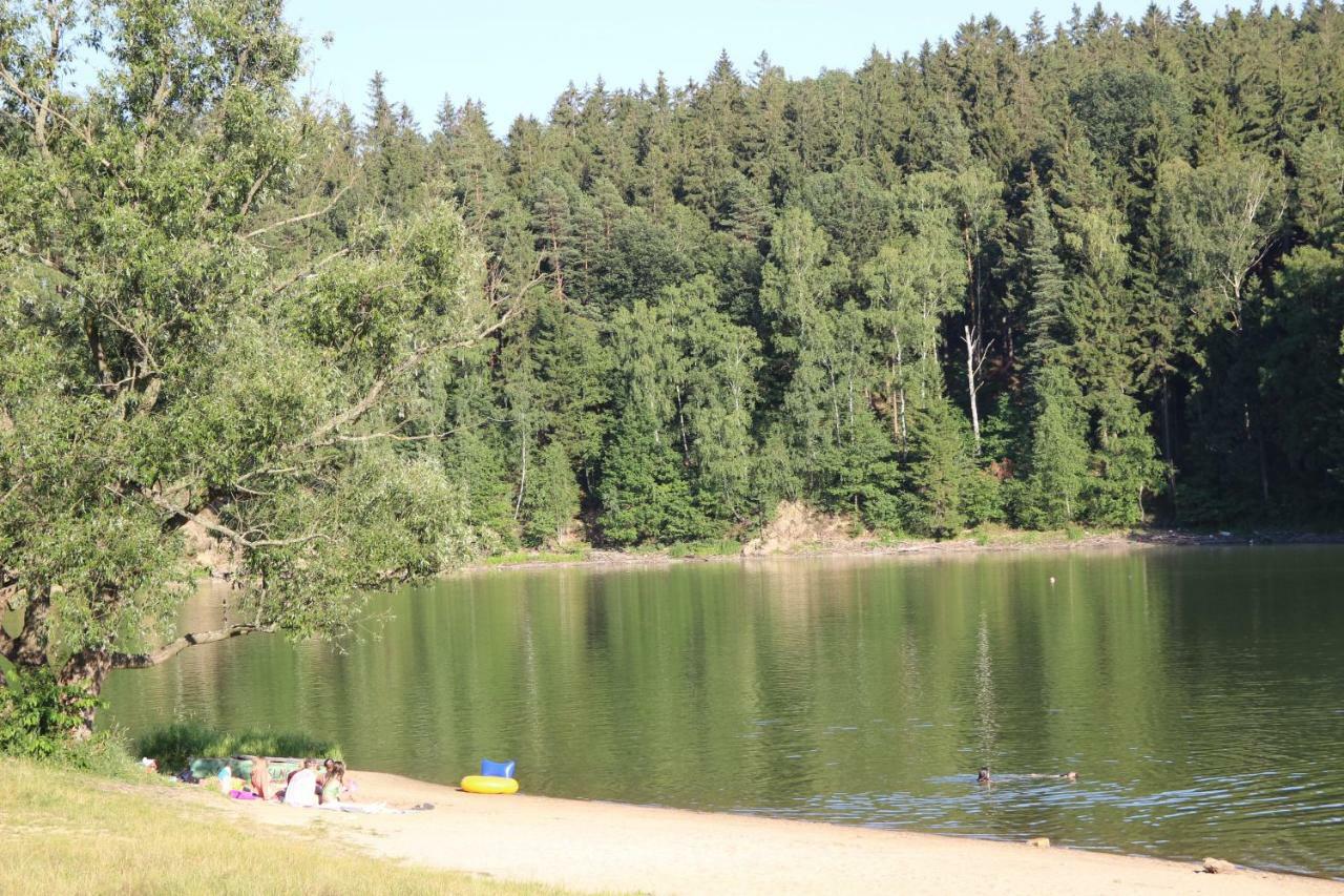 Domki Nad Jeziorem W Karlowicach Karlowice Kültér fotó