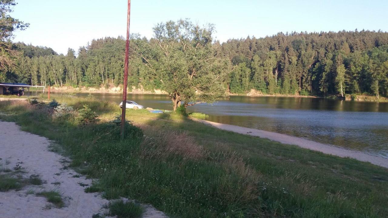Domki Nad Jeziorem W Karlowicach Karlowice Kültér fotó