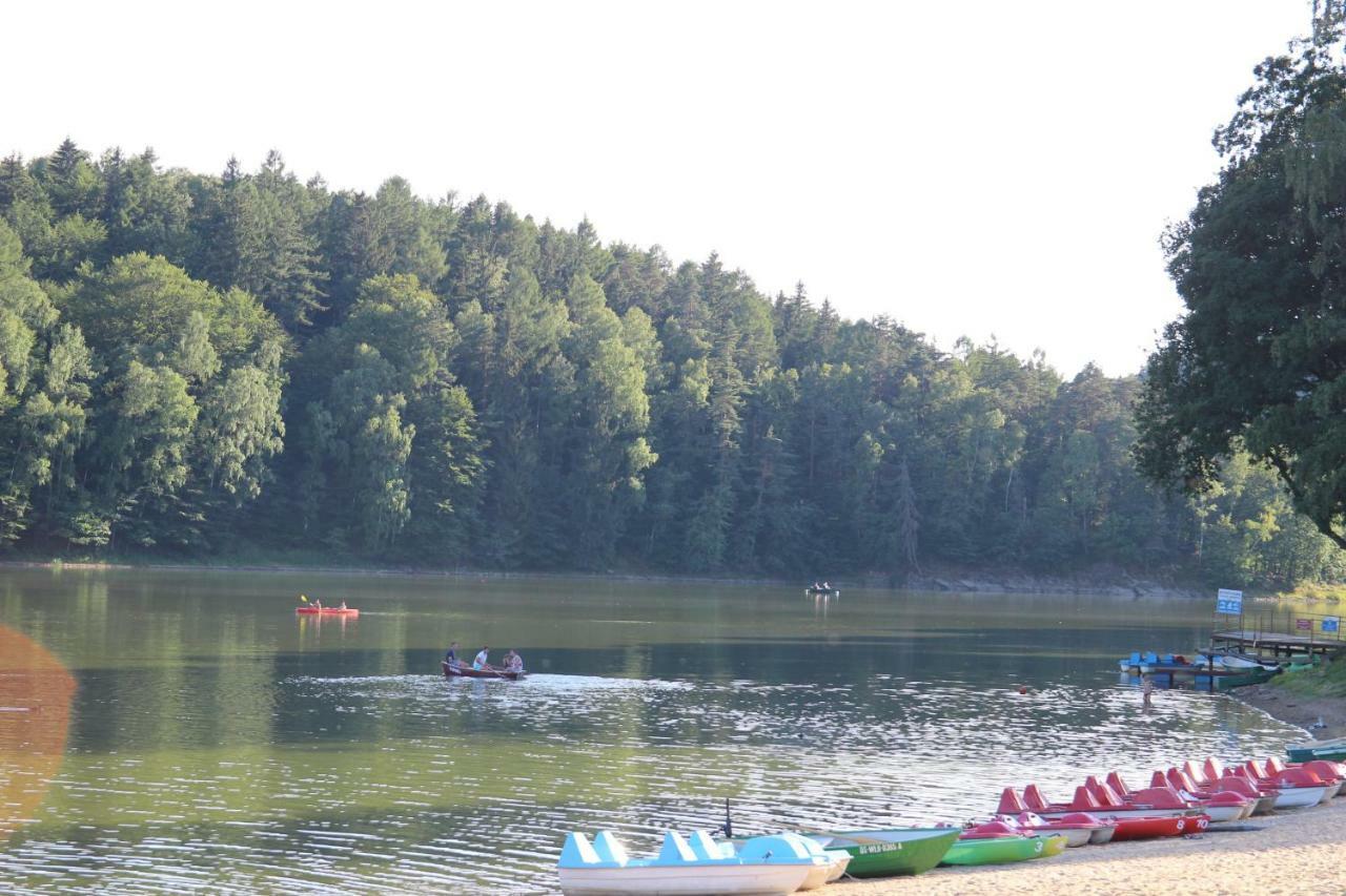 Domki Nad Jeziorem W Karlowicach Karlowice Kültér fotó
