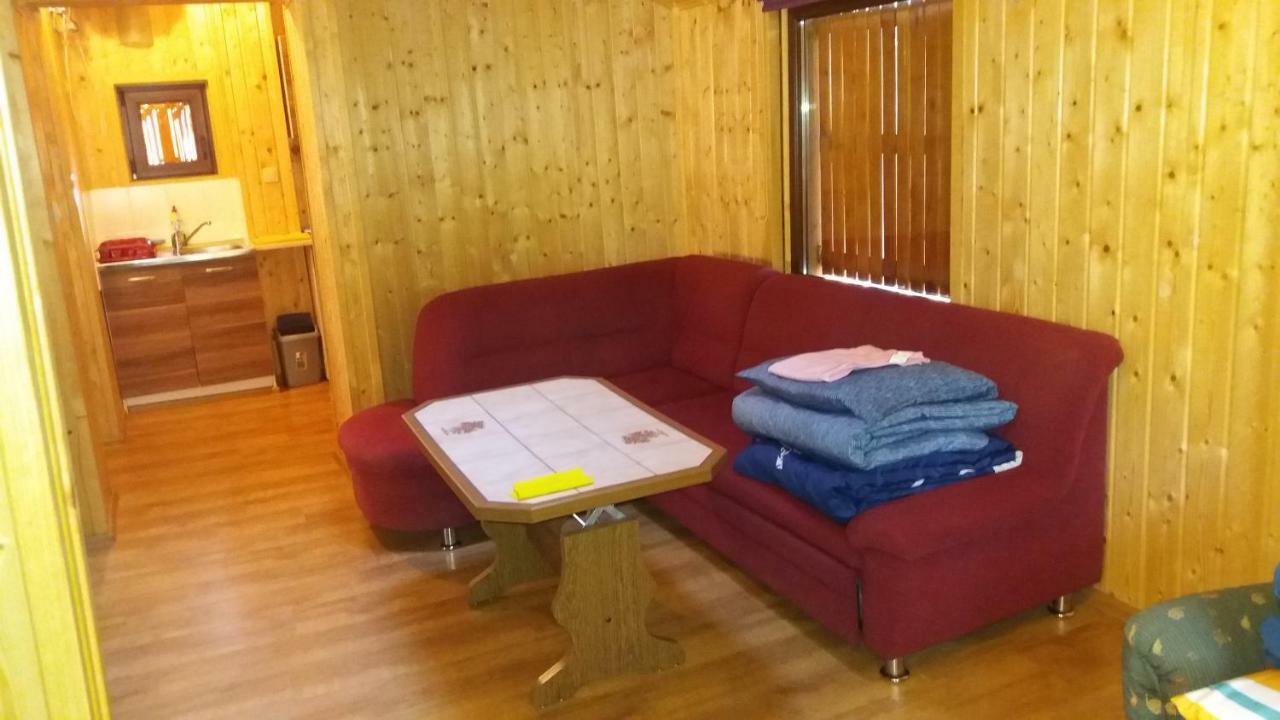 Domki Nad Jeziorem W Karlowicach Karlowice Kültér fotó