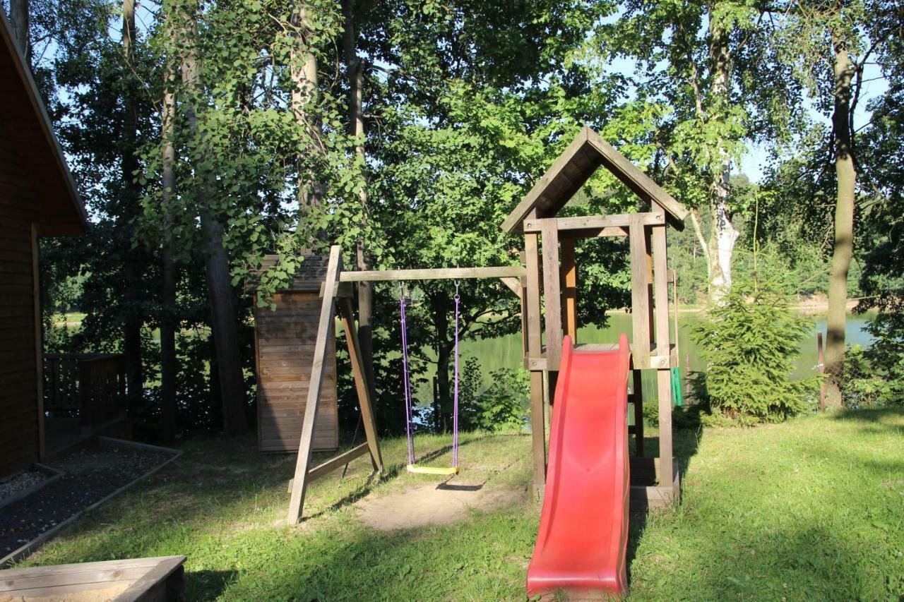 Domki Nad Jeziorem W Karlowicach Karlowice Kültér fotó